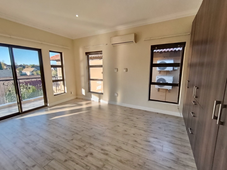 5 Bedroom Property for Sale in Kiepersol Free State